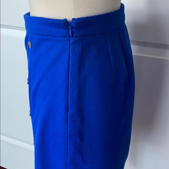 The limited blue pencil skirt with gold buttons - Picture 9 of 15